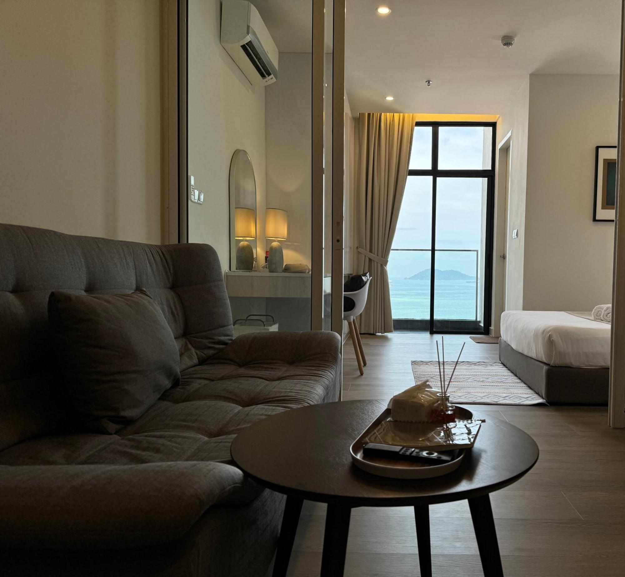 The Shore Cbd Kota Kinabalu By Laxzone Suite Eksteriør billede