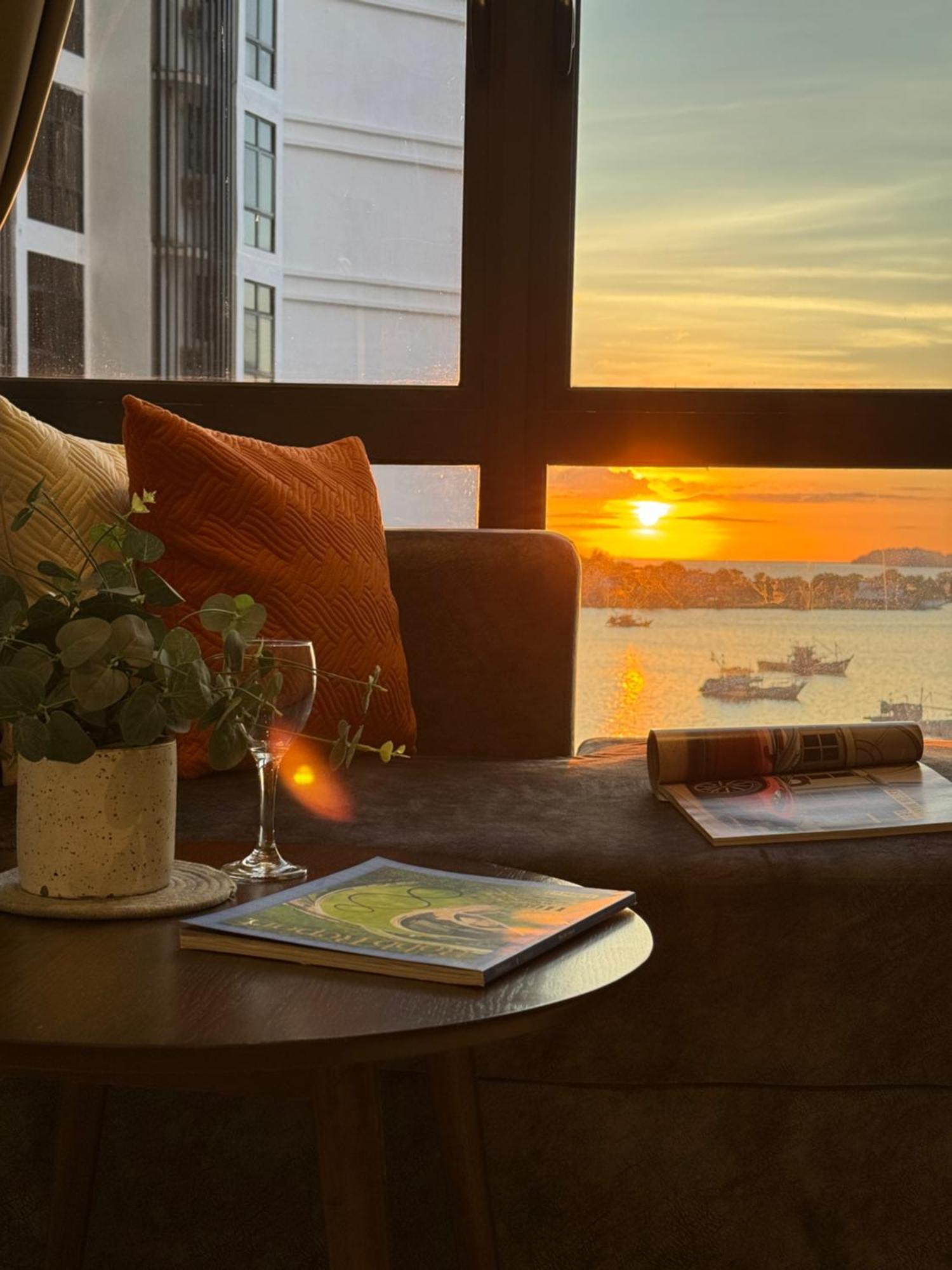 The Shore Cbd Kota Kinabalu By Laxzone Suite Eksteriør billede