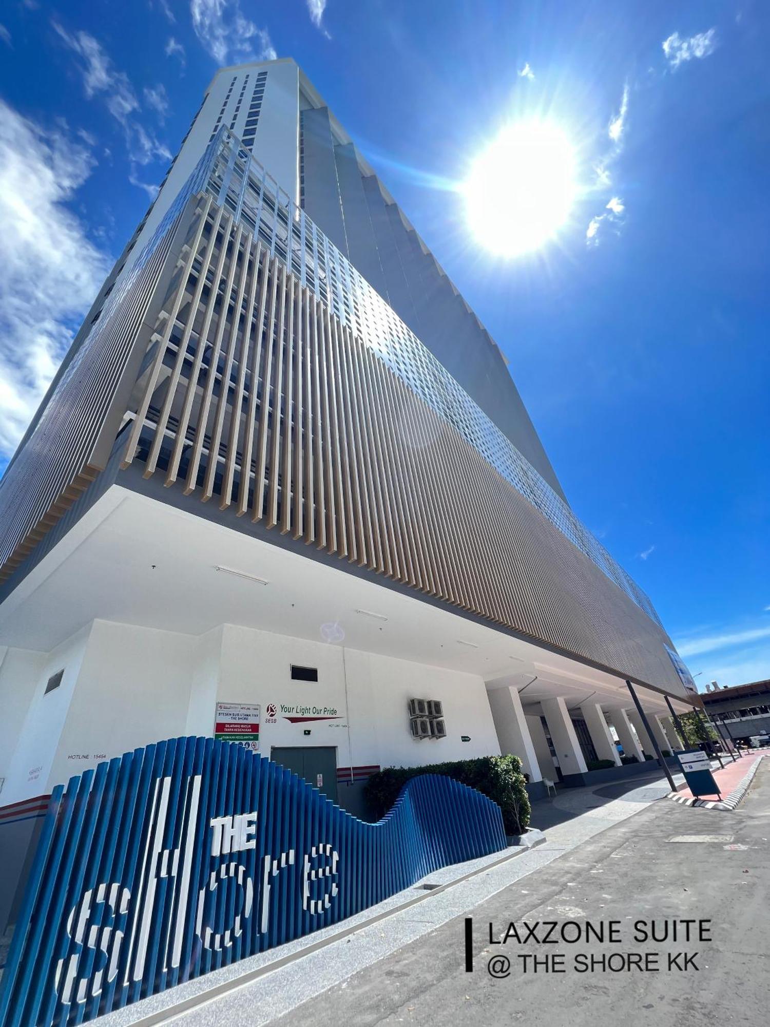 The Shore Cbd Kota Kinabalu By Laxzone Suite Eksteriør billede