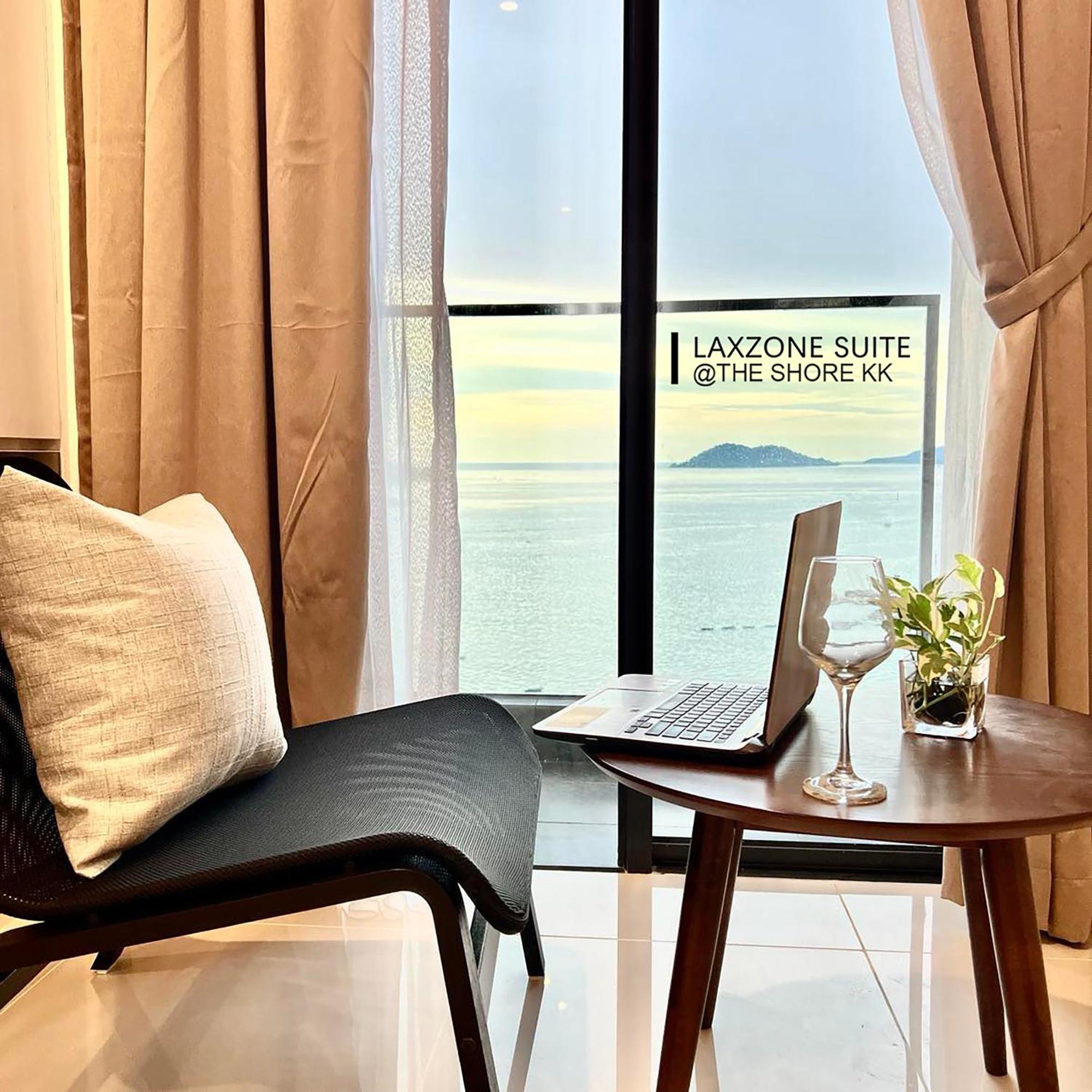The Shore Cbd Kota Kinabalu By Laxzone Suite Eksteriør billede