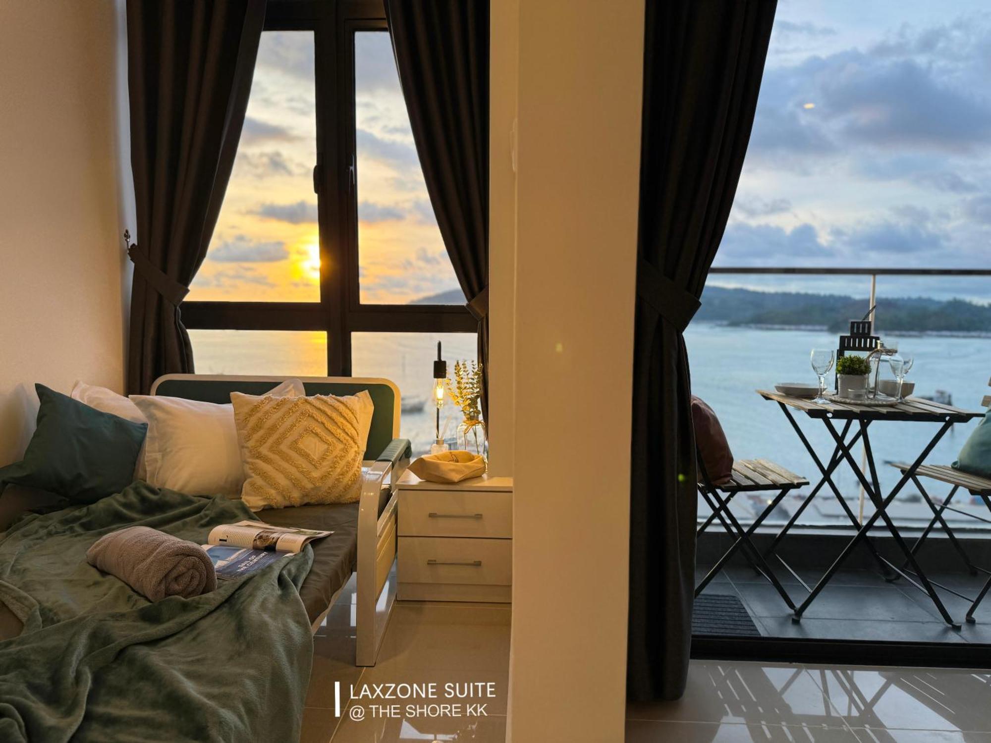The Shore Cbd Kota Kinabalu By Laxzone Suite Eksteriør billede