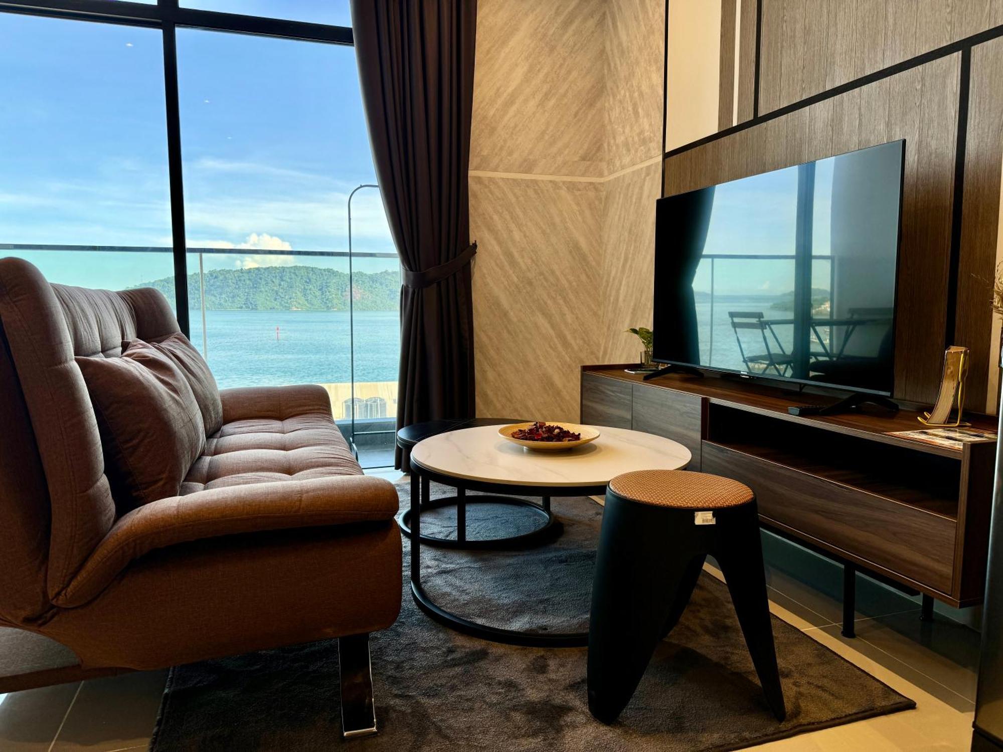 The Shore Cbd Kota Kinabalu By Laxzone Suite Eksteriør billede