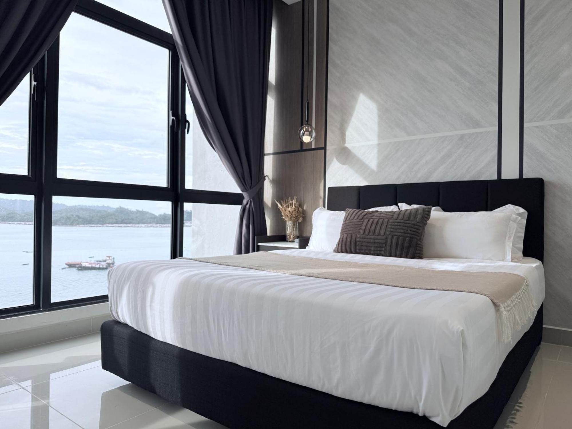 The Shore Cbd Kota Kinabalu By Laxzone Suite Eksteriør billede