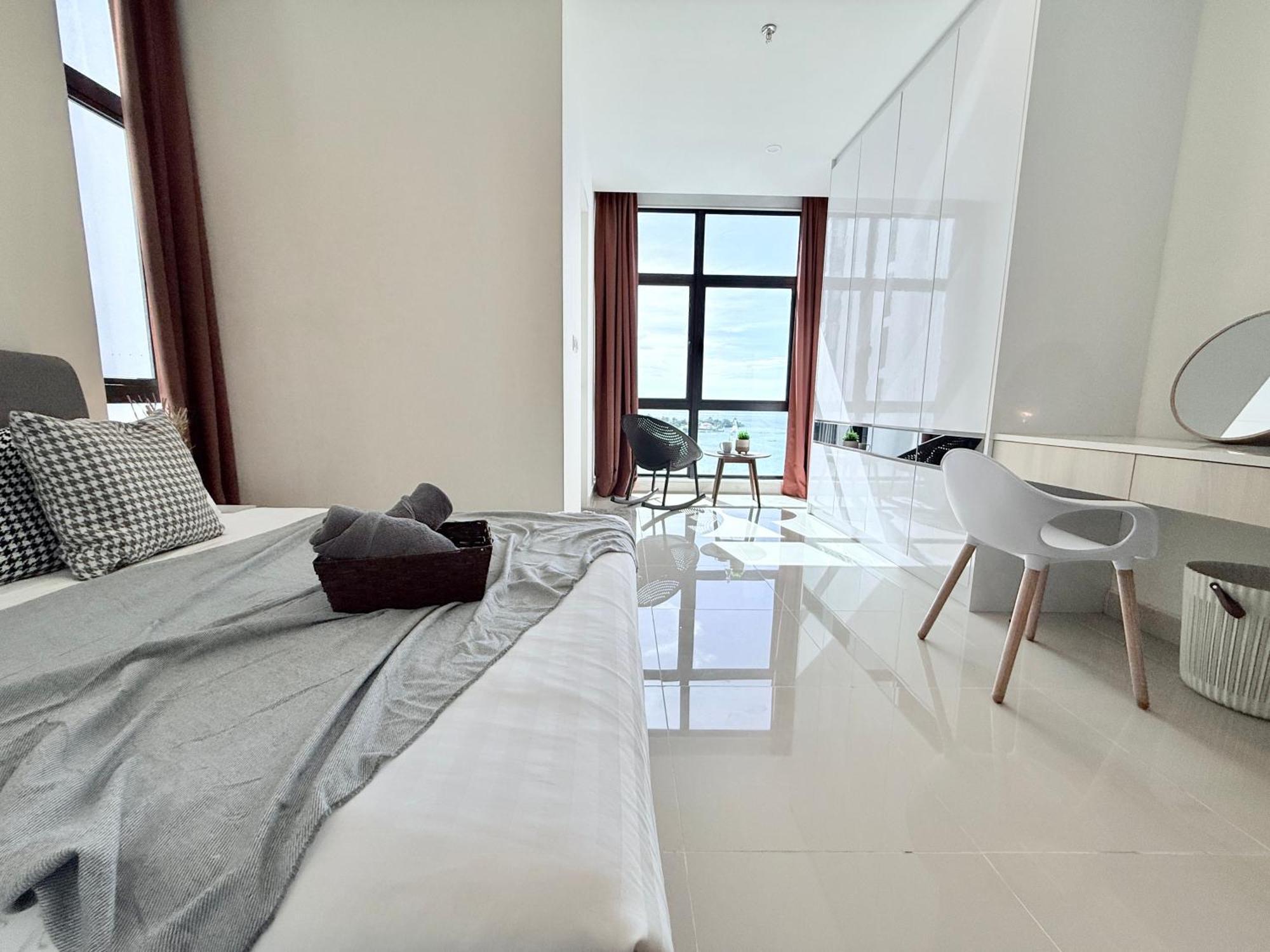 The Shore Cbd Kota Kinabalu By Laxzone Suite Eksteriør billede