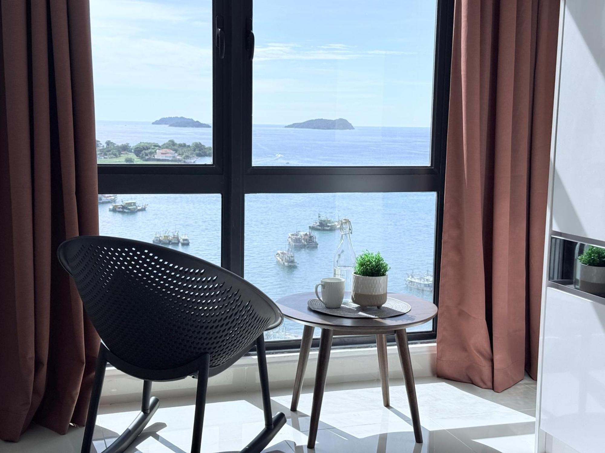 The Shore Cbd Kota Kinabalu By Laxzone Suite Eksteriør billede