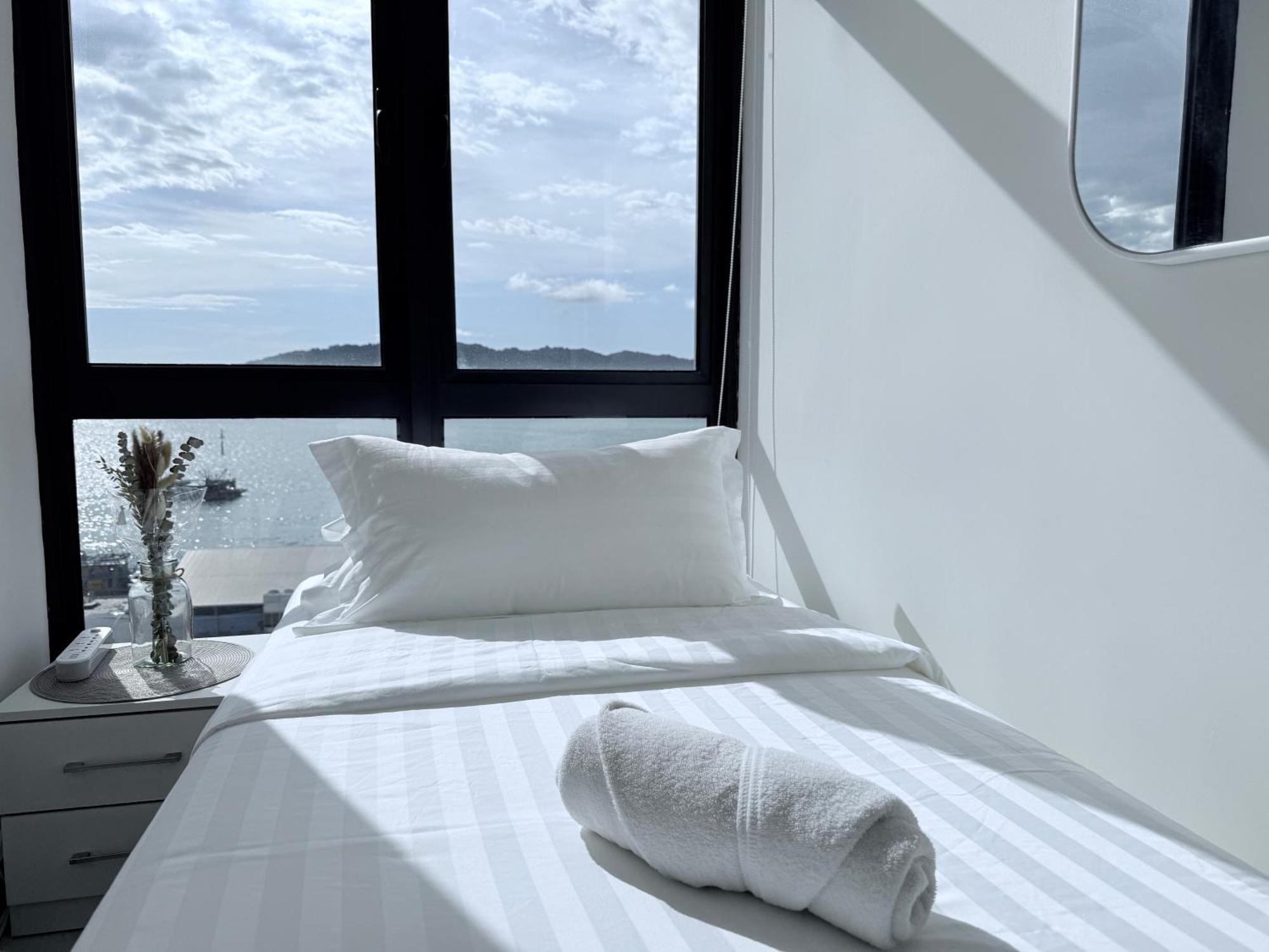 The Shore Cbd Kota Kinabalu By Laxzone Suite Eksteriør billede