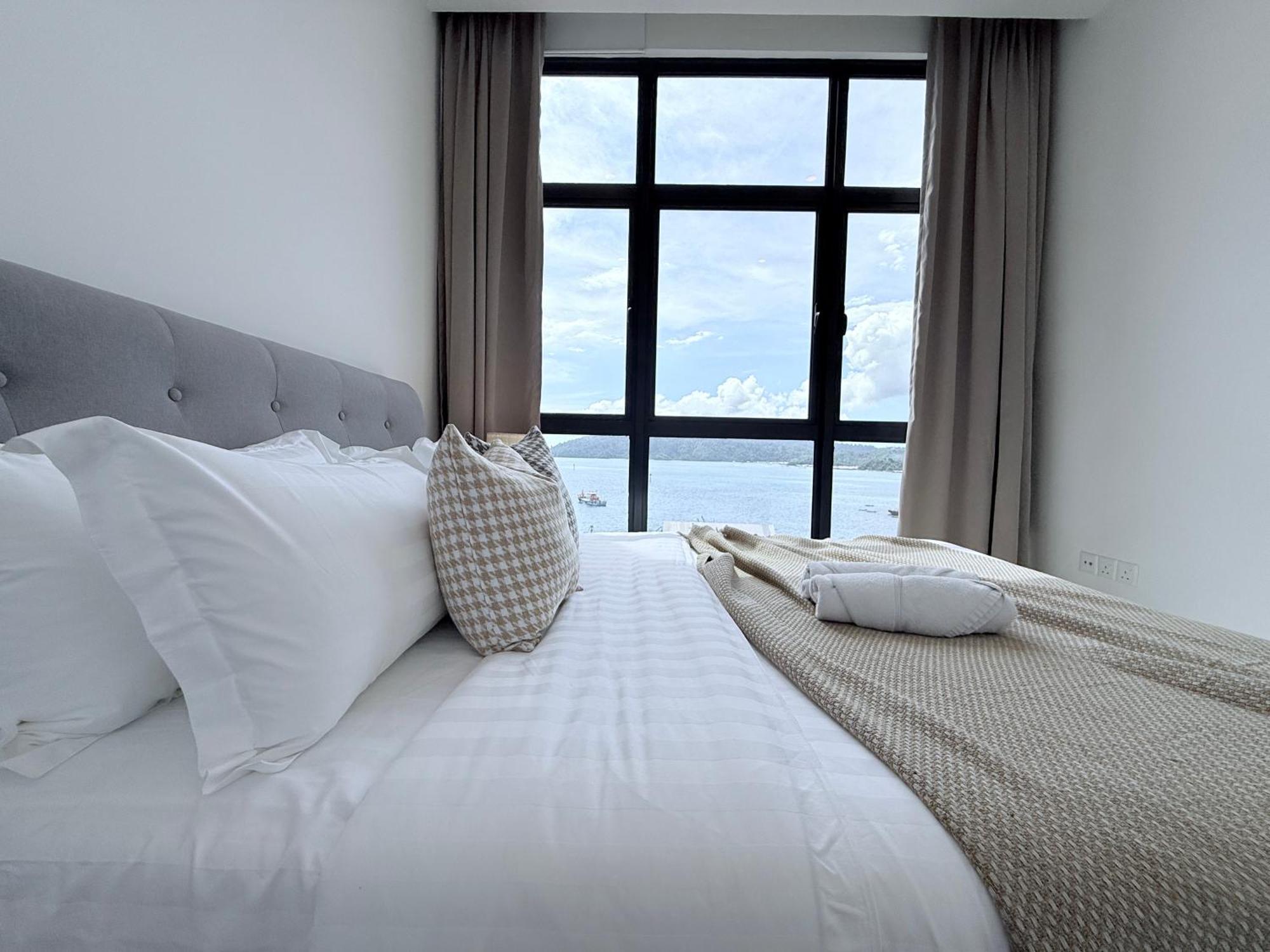 The Shore Cbd Kota Kinabalu By Laxzone Suite Eksteriør billede